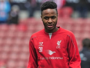 Sterling se dva dny neukázal na tréninku, odvolal se na nemoc