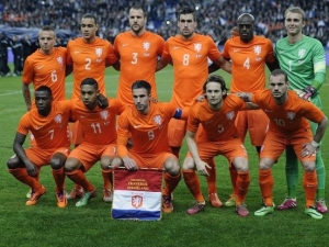 Nizozemská škatulata aneb jak van Gaal a spol. posilují o své krajany
