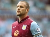 Fotbalista Vlaar bude po operaci menisku mimo hru až čtyři měsíce
