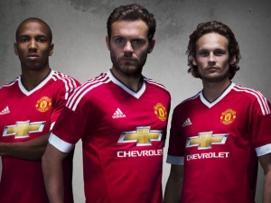 Manchester United představil nové dresy pro sezónu 2015/2016