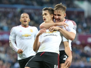 Adnan Januzaj vystřelil Manchesteru United výhru nad Aston Villou