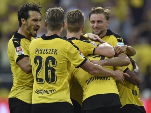 Dortmund rozdrtil Mönchengladbach 4:0, Gebre Selassie vlastním gólem přispěl k prohře Brém se Schalke 