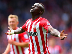 Manchester United poslal Southamptonu nabídku za Sadia Maného