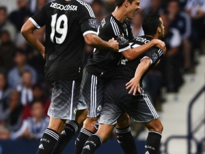 Debutant Pedro nasměroval Chelsea k první výhře, Manchester United pouze remizoval s Newcastlem, Citizens zůstávají stoprocentní