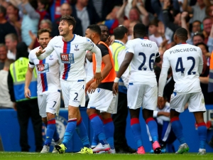 Crystal Palace šokoval výhrou nad Chelsea, Liverpool doma vyhořel s West Hamem, Newcastle podlehl Arsenalu