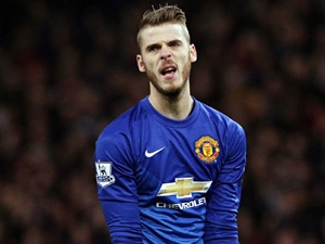 Real obvinil United ze zdržování přestupu De Gey. Red Devils se brání, nabízeli madridskému klubu pomoc u FIFA