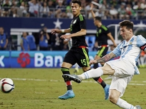 Messiho povedená trefa odvrátila porážku Argentiny s Mexikem