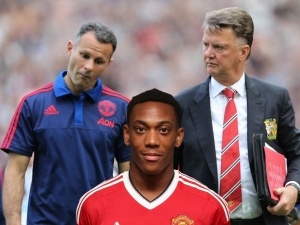 Louis van Gaal o Martialovi: Jeho cena je absurdní, kupoval jsem ho pro příštího manažera – Ryana Giggse