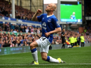 Trápení Chelsea pokračuje, Naismith ji na Goodison Parku zničil hattrickem. Arsenal a Citizens zvítězili