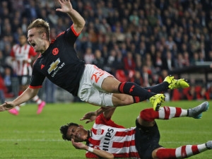 Louis van Gaal: Byl to hrozný zákrok, Shaw má dvojitou zlomeninu