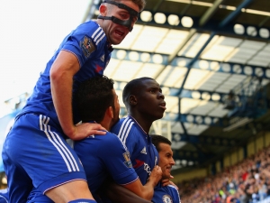 Emotivní londýnské derby pro Chelsea, Arsenal dohrával v devíti
