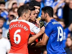 Arséne Wenger: Diego Costa měl být vyloučen dvakrát