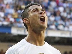 Přestupové spekulace zima-léto 2016: Paris SG chtějí trumfnout United v boji o Ronalda, ti shánějí náhradu za Shawa