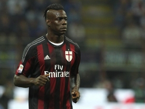 AC Milán poprvé vyhrál venku, trefil se Balotelli