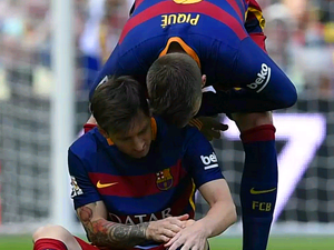 Messi bude chybět asi dva měsíce. Jeho účast v El Clásicu v ohrožení