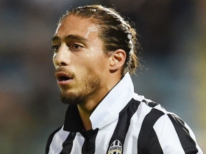 Juventus vyřadil z týmu Cácerese, jenž boural pod vlivem alkoholu