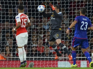 Takovou chybu mohl udělat i Čech, hájí kritizovaný Wenger své rozhodnutí
