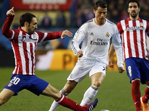 Šlágr 7. kola Primera División se hraje v Madridu: Atlético hostí v derby Real. Barcelona hraje v Seville