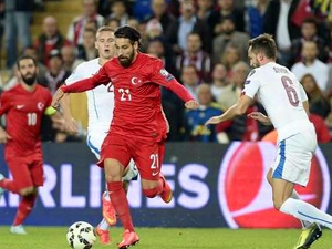 Češi poprvé doma zadrhli. S Turky prohráli 0:2