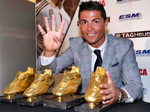 Ronaldo se čtvrtou Zlatou kopačkou v ruce: Chci pátou, šestou...A hrát do čtyřiceti v Realu