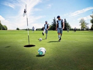 V Praze bude otevřeno první hřiště na fotbalgolf
