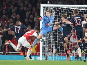 Neuer za porážku s Arsenalem nemůže, zastal se Guardiola brankáře