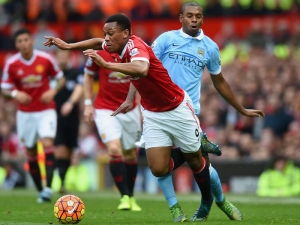 United stálo v cestě za výhrou břevno, v manchesterském derby gól nepadl