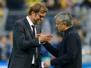 Klopp má údajně v rukou osud Mourinha