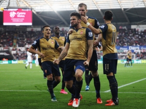 Arsenal porazil Swansea a dělí se s Citizens o první místo, Manchester United ztratil body i třetí příčku