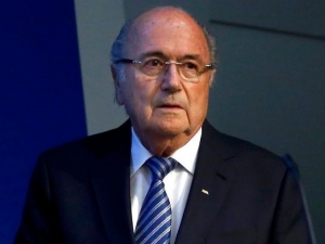 Dosluhující šéf FIFA Blatter je stále v nemocnici