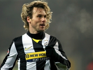 Pavel Nedvěd je mezi náhradníky v ideální sestavě UEFA za 14 let