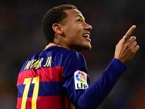 Neymar blízko podpisu nové smlouvy. Barca chce výkupní klauzuli 1 miliardu eur