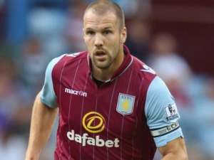Vlaar se po problémech s kolenem vrátí do Alkmaaru