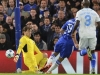 Chelsea si výhrou pojistila první místo ve skupině, Giroud dovedl Arsenal hattrickem do osmifinále