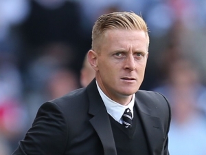 U fotbalistů Swansea skončil trenér Monk