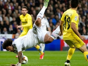 Barcelona hostí Deportivo, na nějž nemá v poslední době příjemné vzpomínky, Villarreal chce ukončit čekání na výhru nad Realem