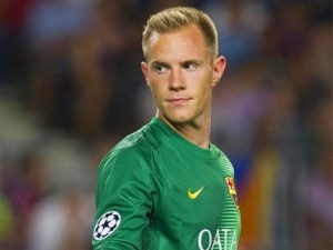Ter Stegen na střídačce trpí. A zvažuje odchod z Barcelony