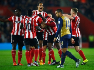 United na Boxing Day podlehli Stoke City, Arsenal dostal Vánoční nadílku, Diego Costa vystřílel Chelsea remízu s Watfordem