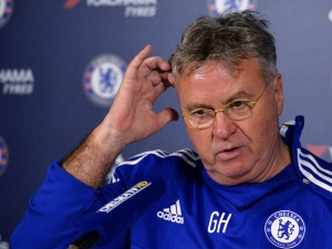 Mistrovský Leicester City měl letos trénovat Guus Hiddink, nabídku ale odmítl