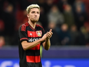 Leverkusen přišel o záložníka Kampla, který utrpěl zlomeninu nohu