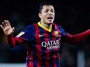 Pohodlný Adriano: Radši bude další rok sedět na střídačce Barcelony než by šel jinam
