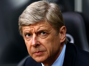 Barcelonští fotbalisté podle Wengera umí život proměnit v umění