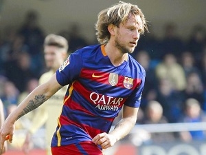 Barceloně se zranil Rakitić a jeho start v El Clásicu je nejistý