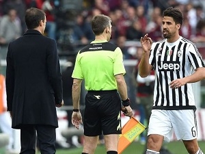 Sami Khedira dostal trest na dva zápasy za slovní inzultaci rozhodčího