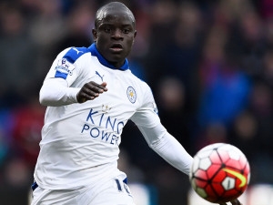 Začne v létě výprodej možného mistra? Kante zřejmě opustí Leicester, připustil Ranieri 