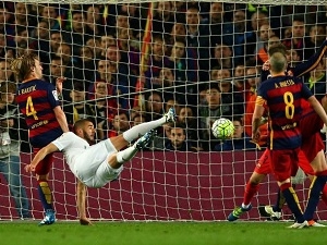 Real Madrid dramatizuje španělskou ligu. El Clásico vyhrál 2:1