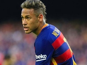 Football Leaks: Neymar jen za podpis shrábl 8,5 milionů eur