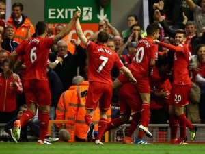 Liverpool v Merseyside derby deklasoval Everton, Manchester United nezaváhal s Crystal Palace