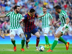 Drama ve španělské lize se stupňuje: Barcelona hraje na Betisu, Atlético s Rayem, do San Sebastiánu jede Real Madrid