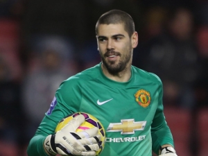 Victor Valdés se vrací do Manchesteru United, Standard Lutych ukončil jeho hostování